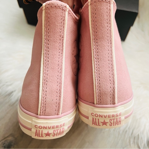 NWT Converse Chuck Taylor All Star Women’s Shoes - Picture 7 of 8